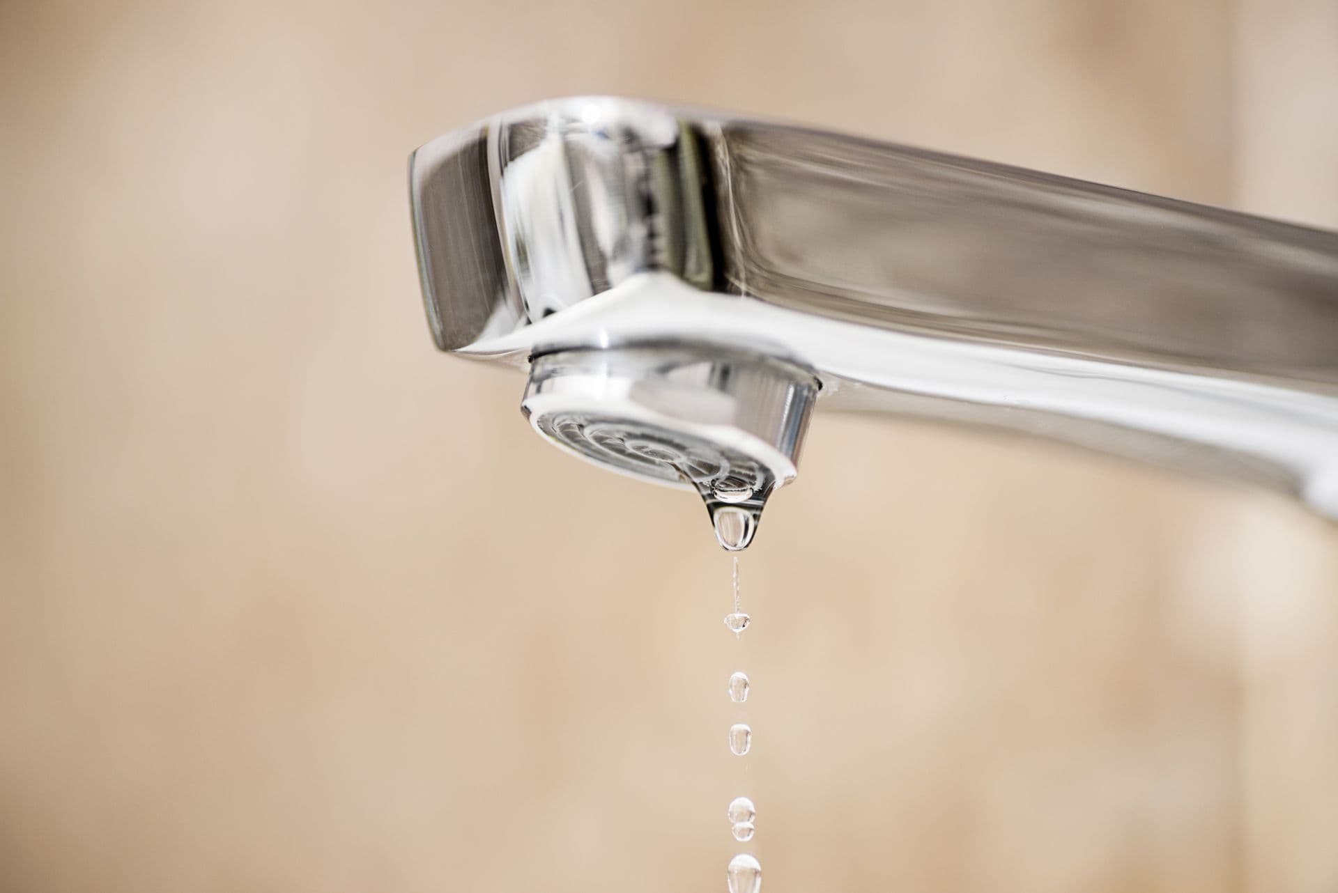 fewa-main-bigstock-Water-Tap-And-Drops-Of-Water-390105121.jpg